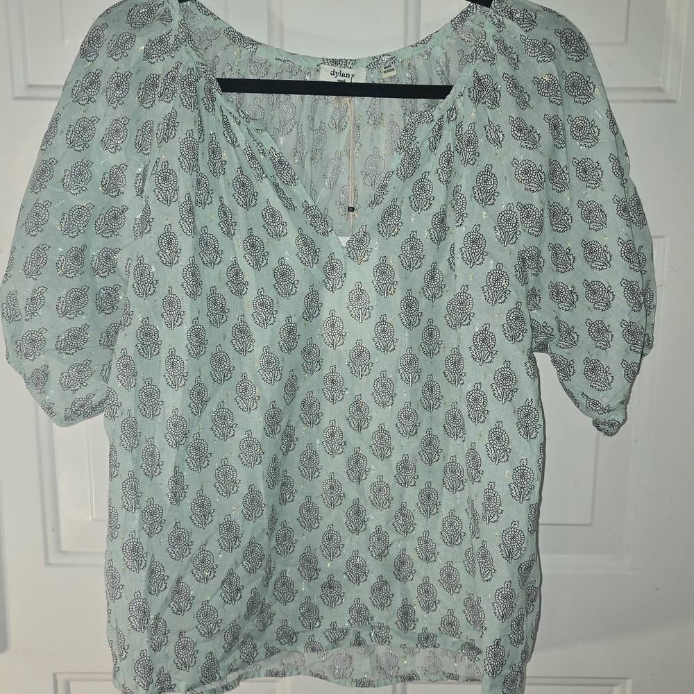Dylan Maya Short Sleeve Top In Mint Green Patterned With Gold Shimmering Fabric